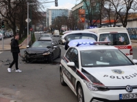 'SB' PATROLA: Saobraćajna nesreća u Sarajevu, komadi automobila rasuti po cesti (FOTO)