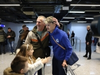 ZMAJEVI STIGLI U SARAJEVO: Navijači se slikali sa herojima iz Cardiffa (FOTO)