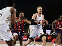 'SB' NA KOŠARKAŠKOM SPEKTAKLU U SARAJEVU: Dubai slavio pred 'domaćom' publikom u Zetri (FOTO)