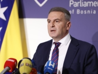 NEMA IH NA SJEDNICAMA: Smajić pozvao Schmidta da ukine finansiranje plata SNSD-u i HDZ-u u Domu naroda