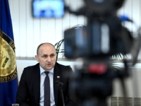 ANUŠIĆ U NEVJERICI: 'Kao ministar obrane doznajem iz medija da evakuiramo naše vojnike'