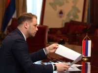 I DODIK BI MU POZAVIDIO: Stanivuković formirao 'predsjedničku pratnju', čuvat će ga ŠEST ČUVARA a voziti ČETIRI VOZAČA!