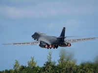 NOSE NAJRAZORNIJE PROJEKTILE: Tri američka bombardera 'Kost' napustila Britaniju