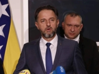 MAHMUTOVIĆ PORUČIO KRITIČARIMA NAKON OSTAVKE SAVE MINIĆA: 'Čobani neka čuvaju stoku, mi školovani ćemo voditi državu!'