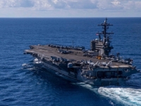DUG JE KAO TRI NOGOMETNA STADIONA, ZOVU GA 'PLUTAJUĆA VOJNA BAZA': Jedan od najmoćnijih ratnih brodova američke mornarice plovi prema Iranu, sprema se pakao...