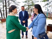 EVROPSKA KOMESARKA UPUTILA PORUKU MLADIM: EU programi ključ za zapošljavanje i...