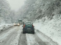 SNIJEG ZATRPAO PUTEVE U BiH: Promet otežan i usporen na ovim cestovnim pravcima...