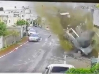 NEVJEROVATAN SNIMAK IZ IZRAELA: Dvoje ljudi 'za dlaku' izbjeglo smrt (VIDEO)