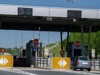 DRAMA NA NAPLATNIM KUĆICAMA KOD SARAJEVA: Sudar dva teretna vozila