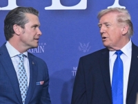 TRUMP PRED SVIMA POKAZAO PRSTOM NA NAJBLIŽEG SARADNIKA: 'Ti si prvi rekao da napadnemo' (VIDEO)