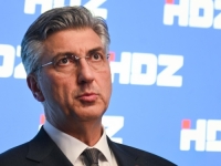 PLENKOVIĆA NALJUTILO PITANJE NOVINARA: 'Šta me briga. Nemam vremena za to danas!'