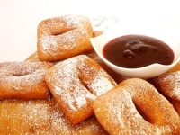 RECEPT STAR STO GODINA: Na brzinu napravite 'poderane gaće', desert koji obožavaju sve generacije...