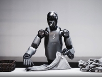 ZAMJENA ZA LJUDE: Roboti u domovima za starije