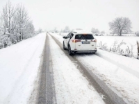 SNIJEG PRAVI PROBLEME: Saobraćaj otežan u višim predjelima i preko prevoja u Hercegovini