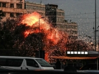 VIŠE OD 200 RANJENIH U UDARU NA GRAD SA NUKLEARNIM CENTROM: Padaju avioni, nižu se crna predviđanja - Curi vrijeme koje je Trump dao Iranu, rakete lete na sve strane (FOTO + VIDEO)