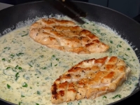 NIŠTA BEZ SARANSAKA: Danas za ručak pravimo piletinu u umaku od bijelog luka… (VIDEO)