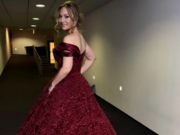 'MOJA ZVANIČNA DIJAGNOZA JE...': Jelena Tomašević prvi put u javnosti nakon što se srušila na bini