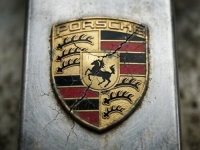 PORSCHE NA KOLJENIMA: Volkswagenov 'bankomat' prestao da izbacuje novac