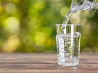 ZDRAVLJE NA PRVOM MJESTU: Šta se dešava s vašim tijelom kada odmah ujutro pijete vodu?