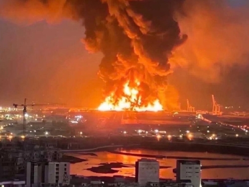 IRAK GORI: Američka baza u Erbilu u plamenu, demonstranti pokušavaju provaliti u ambasadu SAD-a u Bagdadu