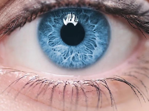 OBRATITE PAŽNJU: Ukoliko imate ove simptome – vrijeme je za odlazak oftamologu...