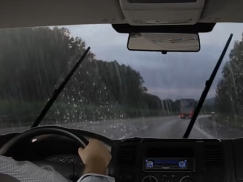 TESTIRALI PRAGMATIČNI NIJEMCI: Ove tekućine za vjetrobranska stakla izbjegavajte u širokom luku, mogu čak oštetiti...