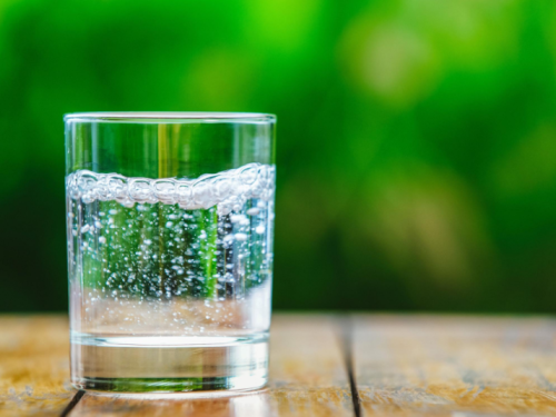 PIJETE ČESTO MINERALNU VODU?: Dijetetičari otkrivaju kako utječe na naše zdravlje
