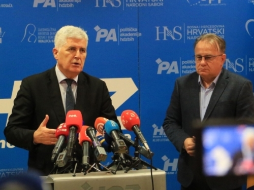 NIKŠIĆEVO PODILAŽENJE DRAGANU ČOVIĆU: SDP nije suzdržanošću 'kažnjavao' Miokovića i Našu stranku već spašavao HDZ