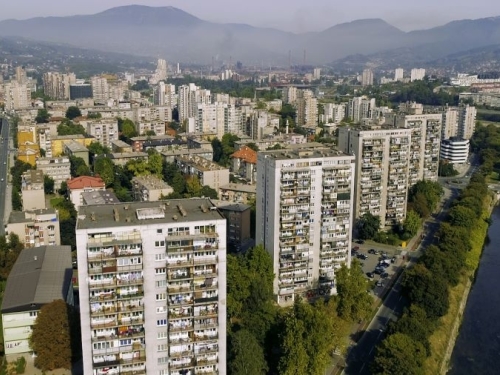 OKRŠAJ NA DAN ŽENA: Zeničanka napala 10 godina mlađu sugrađanku, obje teško povrijeđene