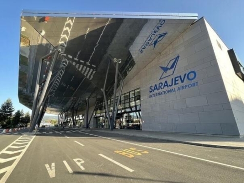 REDOVNI LET IZ DUBAIJA: Druga grupa bh. državljana stigla u BiH