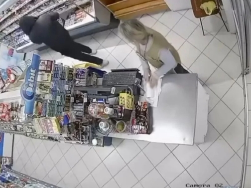 NEVIDLJIVE HEROINE IZA KASE: Fikreta između nas i dna!