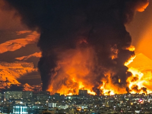UPRAVO JE KRENUO NOVI TALAS NAPADA, I TO NAJBRUTALNIJIM ORUŽJEM: Sirene odjekuju, Iran udara kao nikad do sad - Trump zove Evropu u pomoć, stigao HLADAN TUŠ (FOTO + VIDEO)
