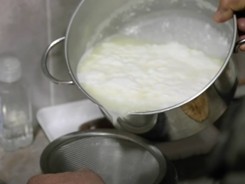 NEVJEROVATNO, ALI ISTINITO: Jedan od najskupljih sireva na svijetu proizvodi se u bh. susjedstvu...