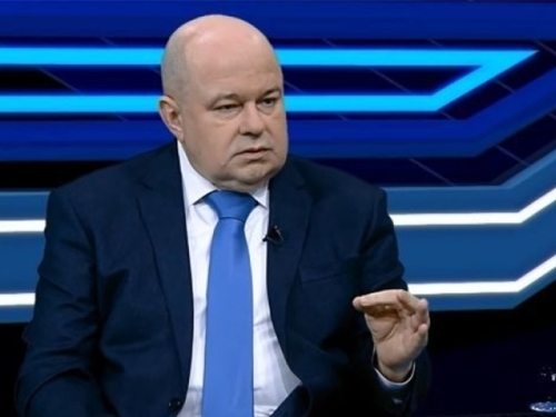 ŠTA ZNAČI USVOJITI PROPIS?: Čas iz ustavnog prava za Dževada Mahmutovića