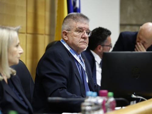 MIOKOVIĆ PORUČIO ZASTUPNICIMA: 'Birate između dva Dragana - dva svjetonazora'