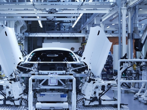 TEŽAK UDARAC AUTOINDUSTRIJI: Dvije slavne kompanije prestaju isporuku vozila na Bliski istok...