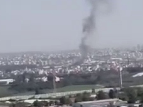 STIŽU NOVI SNIMCI IRANSKOG RAKETIRANJA IZRAELA: Stub dima diže se iznad naselja (VIDEO)