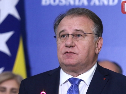 NIKŠIĆ O ODBIJANJU SMANJENJA OPTEREĆENJA NA CIJENU ENERGENATA: 'Vlast u RS svoje pogubne politike fakturiše građanima, u oktobru idu u politički stečaj'