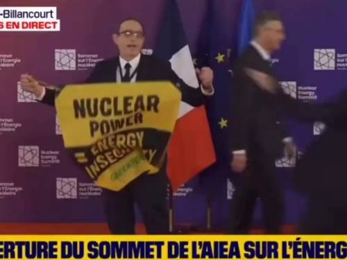 AKTIVISTI U PARIZU OMETALI MACRONA: Pogledajte šta je učinio Andrej Plenković (VIDEO)