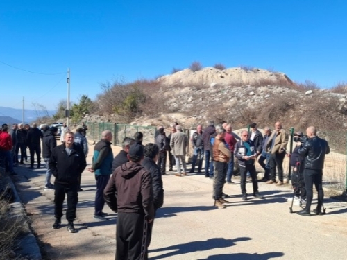 HAOS U BH. SUSJEDSTVU: Zbog protesta građani dobili novčane kazne, privođeni i stariji od 80 godina...