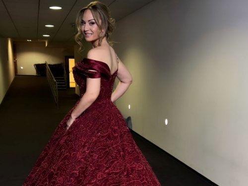 'MOJA ZVANIČNA DIJAGNOZA JE...': Jelena Tomašević prvi put u javnosti nakon što se srušila na bini