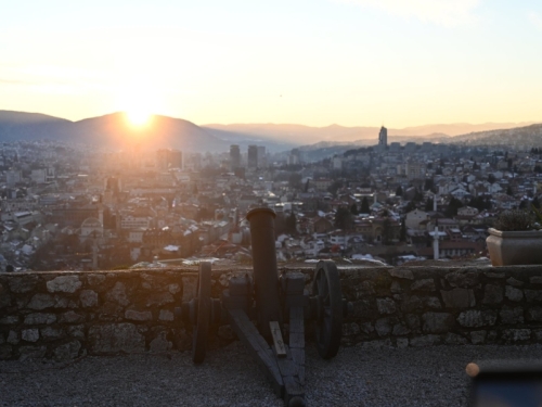 U SUSRET BAJRAMU: Top sa Žute tabije u Sarajevu označio kraj ramazana