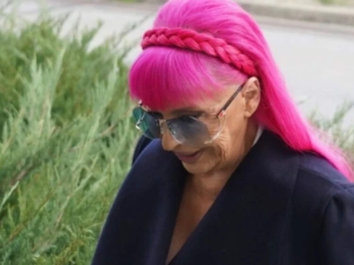 FOLK DIVA U LOŠEM ZDRAVSTVNOM STANJU: 'Možda postoji čudo da se izliječi...'