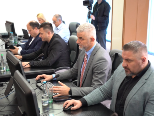 SPREMNI ZA RAZGOVORE I O DRUGIM MATERIJALNIM PRAVIMA: Vlada SBK ponudila veće plate doktorima i stomatolozima