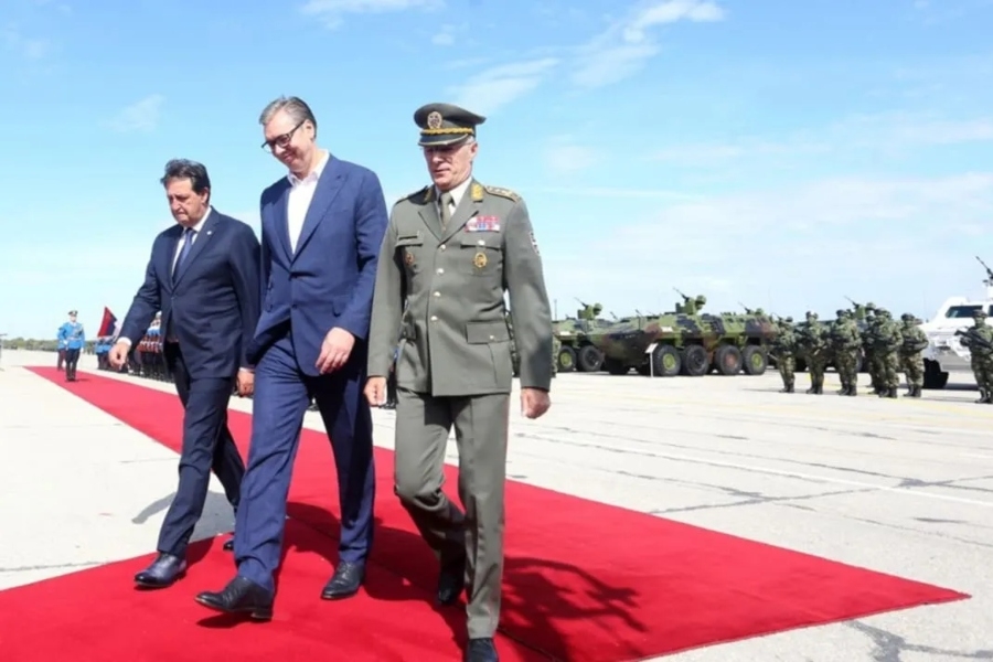 SRBIJA SPREMA VELIKE VOJNE UGOVORE: Vučić najavio drastično jačanje vojske, a evo šta se krije iza misterioznih posjeta drugim državama