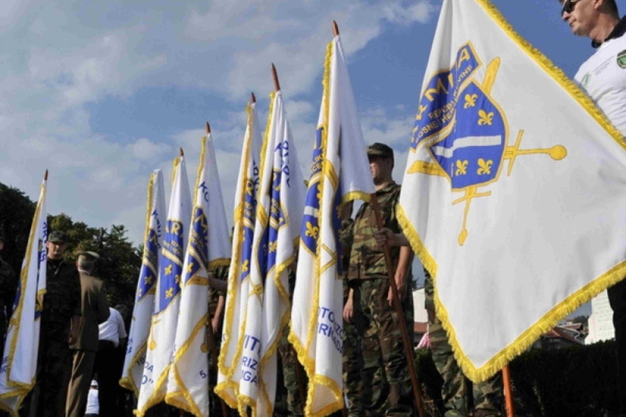 MURAT TAHIROVIĆ: Velikodržavnim revizionizmom i negacijom i protiv zastave s ljiljanima