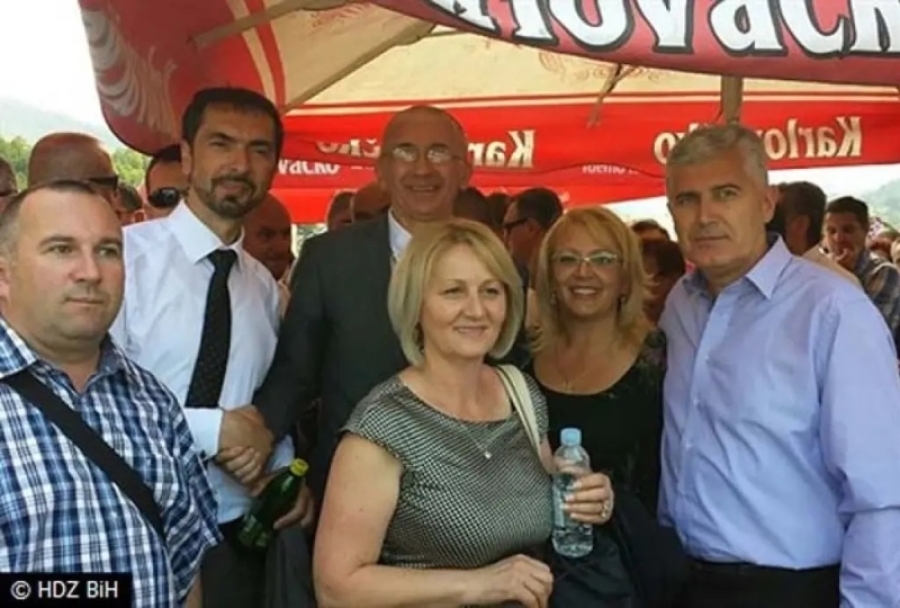 DARIO KORDIĆ I DALJE BEZ TRUNKE KAJANJA: Zločinac opet derneči uoči godišnjice Ahmića (VIDEO)