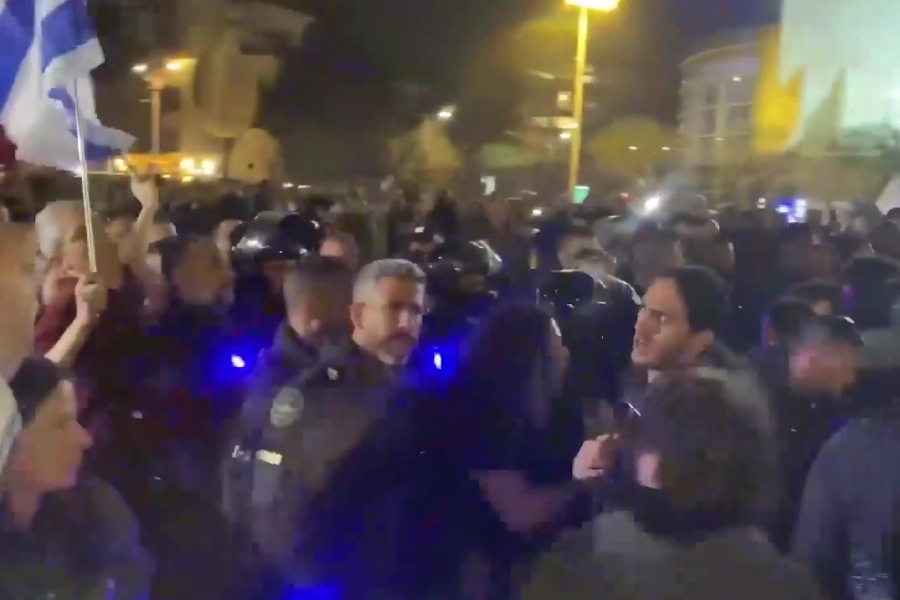 VELIKI ANTIRATNI SKUP U IZRAELU: Žestok sukob demonstranata i policije (VIDEO)