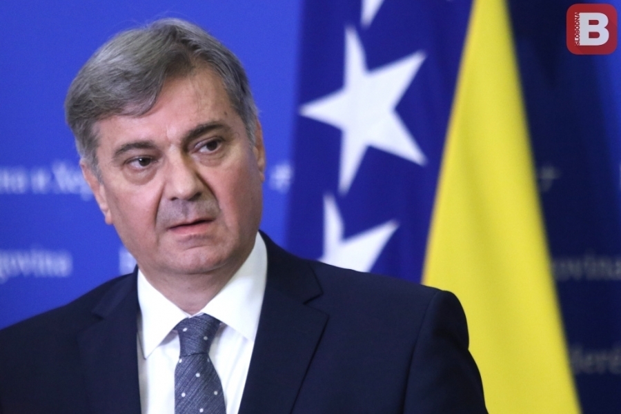 DENIS ZVIZDIĆ UPUTIO ČESTITKU POVODOM DANA ARMIJE RBiH: 'Vaša borba za slobodu, suverenitet i teritorijalni integritet ostaje trajna obaveza svima nama...'