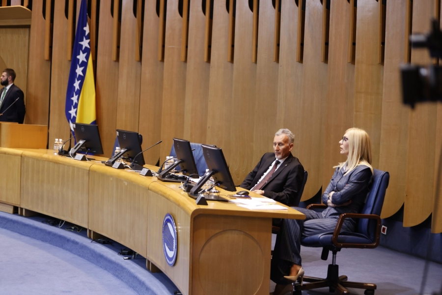 PRAZNI HODNICI, PRAZNE SALE: Delegati ne dolaze na sjednice, ali redovno uzimaju visoke plate